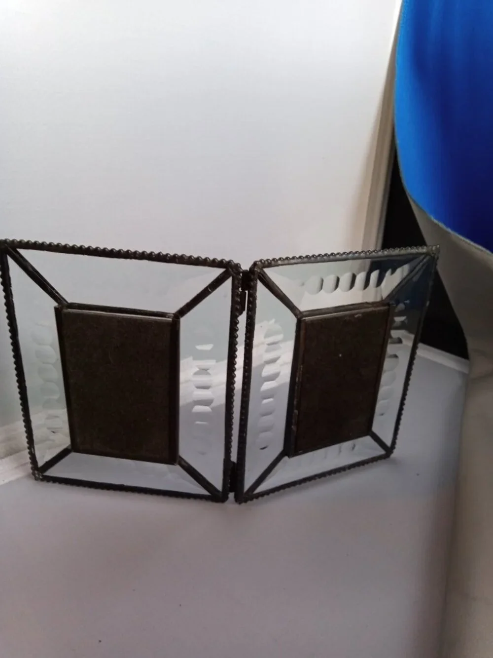 Vintage cut clear glass metal edged folding 2 part picture frame 2''x3'' picture